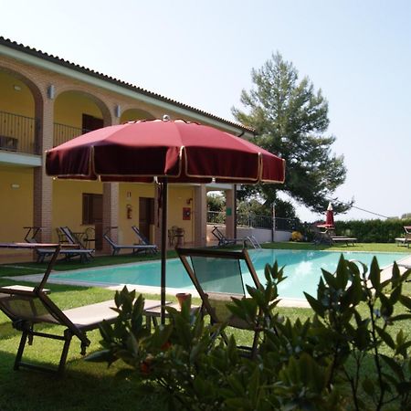 Hotel Ristorante Le Querciolaie Dei Ricci Фонтебланда Екстер'єр фото