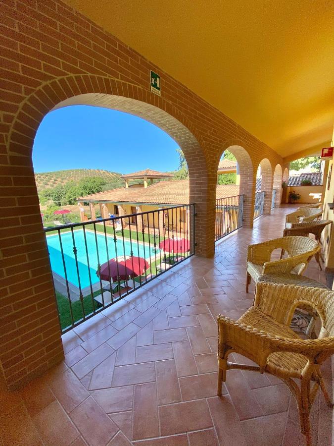 Hotel Ristorante Le Querciolaie Dei Ricci Фонтебланда Екстер'єр фото