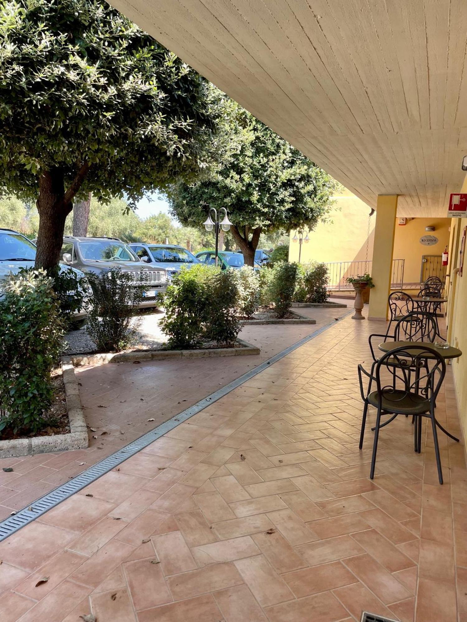Hotel Ristorante Le Querciolaie Dei Ricci Фонтебланда Екстер'єр фото